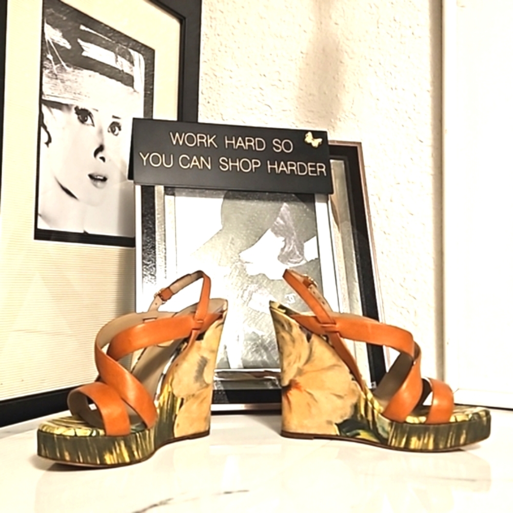 Valentino strappy leather floral wedge platform sandal - Picture 6 of 8